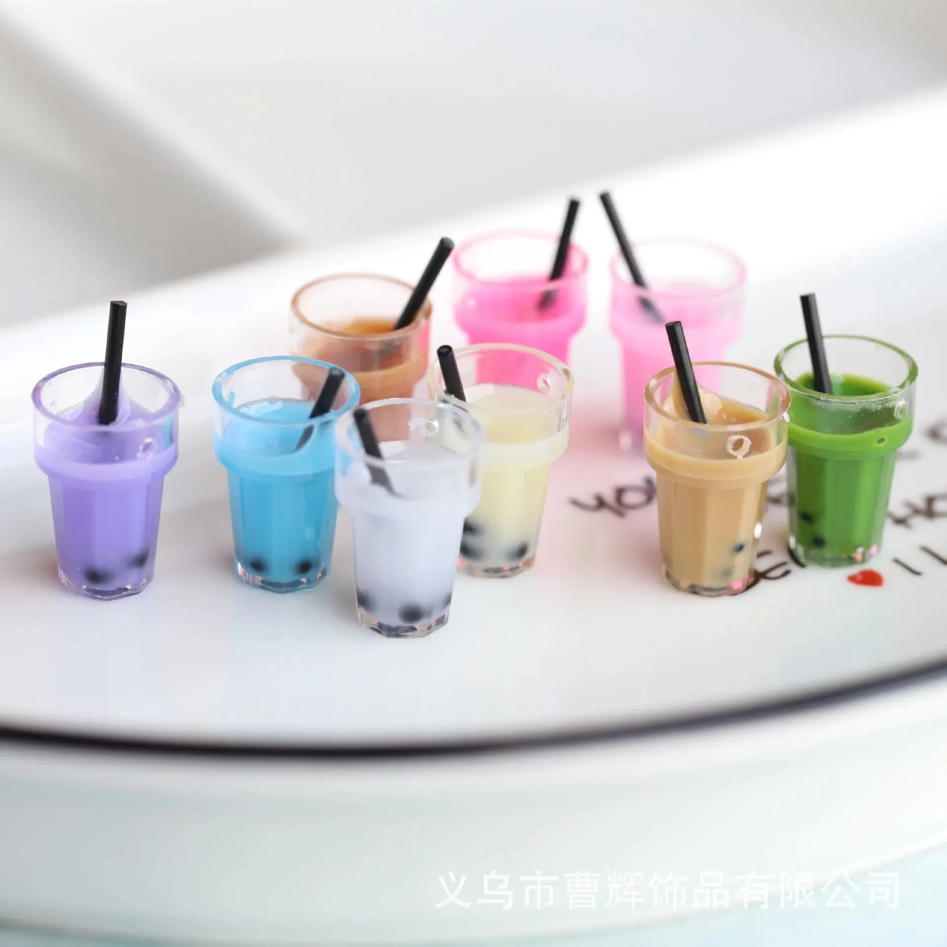 Resin Craft Supplies - 10 Breloques en résine en forme